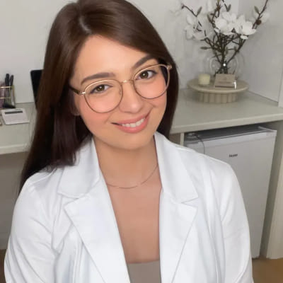 nina-akbari-natural-aesthetique